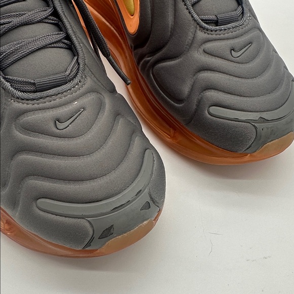 Nike Air Max 720 Gunsmoke-Fuel Orange AQ3196 004 Boys Size 6.5 / Women’s 8.0 - Picture 12 of 14